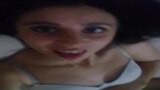 Merve kendi bedenini sergiliyor
