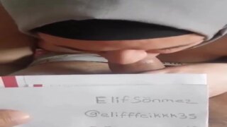 İzmirli türbanlı Elif Sönmez