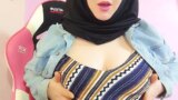 Dildo fantezisini kamera önünde yapan türbanlı